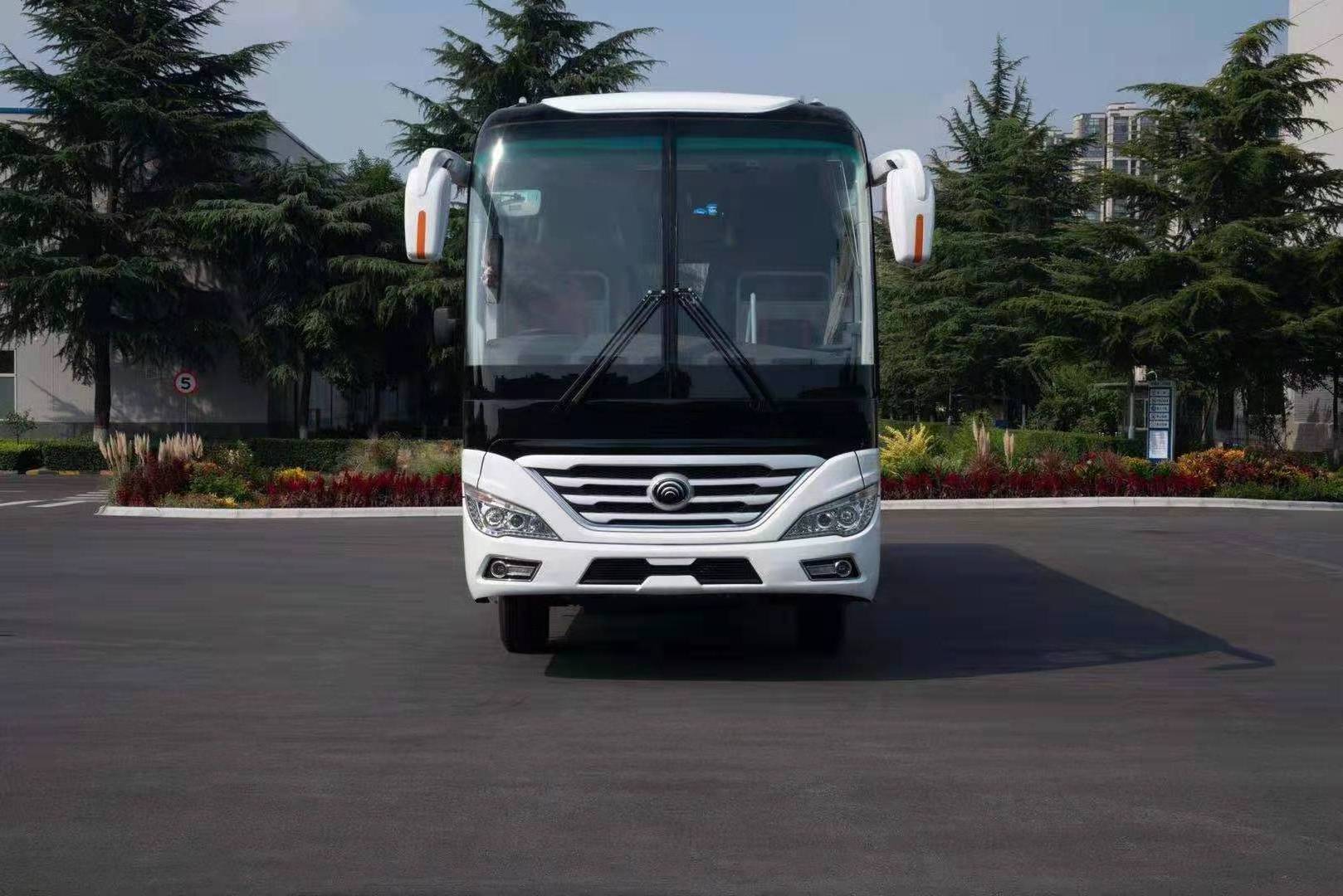 Recommend YUTONG Bus Tour Passenger Double Axle Front Engine Coach Bus Price of New Max White Metallic Diesel Body for Sale