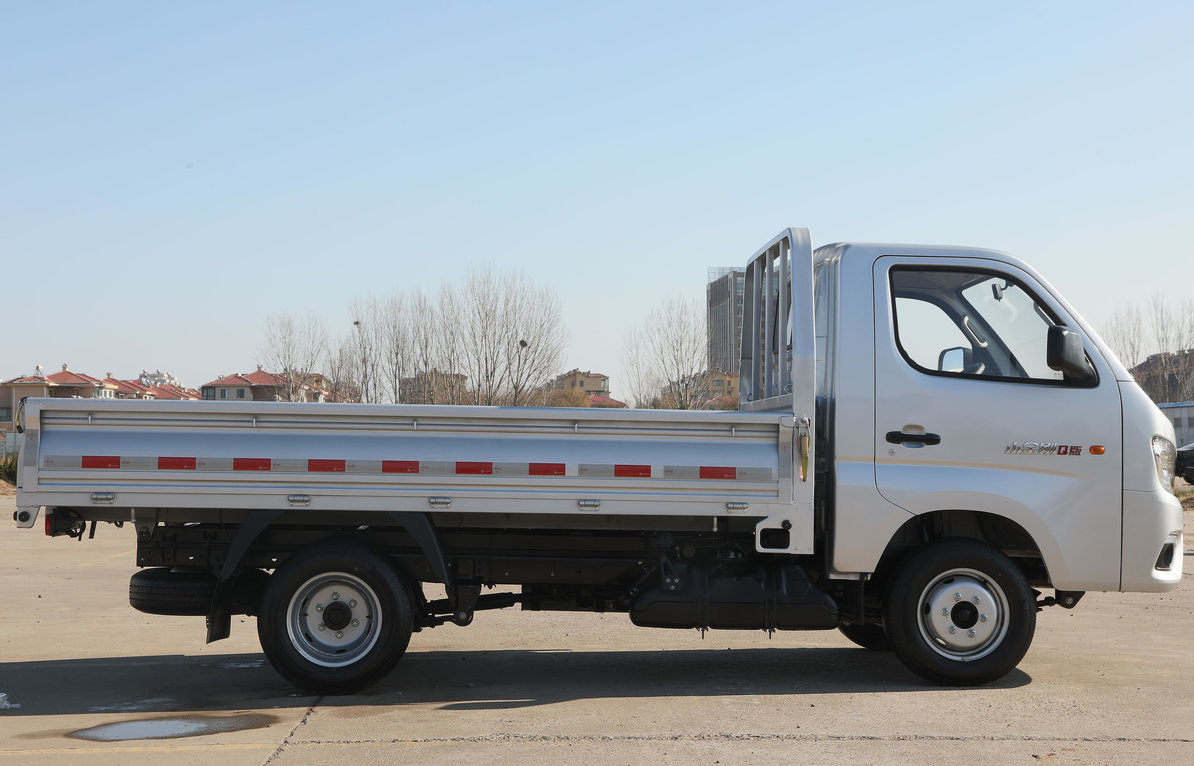 JMC 4X2 Best Sellers  Cargo Truck 122HP Light Truck Diesel Engine Fence Lorry Truck 6  Wheels