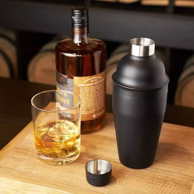 Custom 5 Pieces 550ml Black Stainless Steel Cocktail Shaker Set Bartender Kit In Gift Box