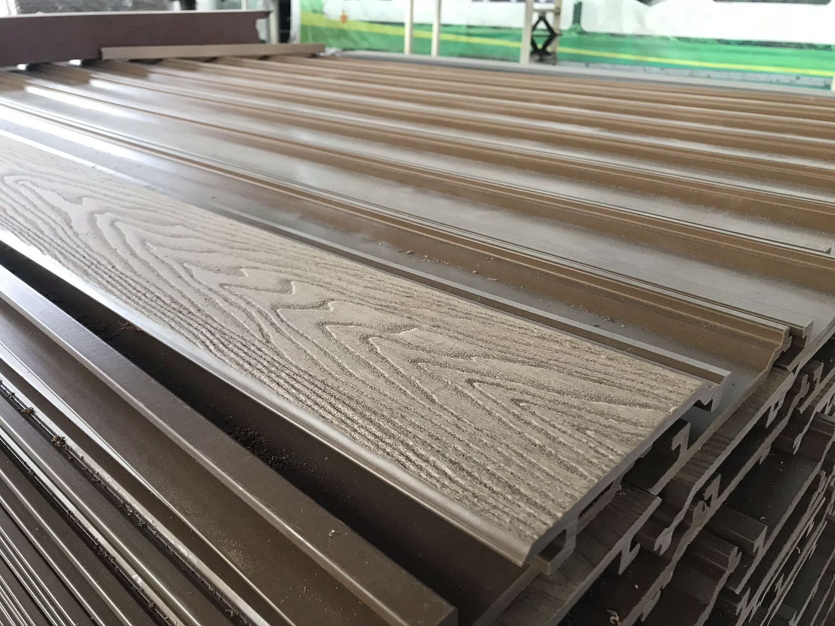 Co-extrusion Exterior Capped Faux Wood Grainy Wall Panel Outdoor WPC Coating Artificial Wood Plastic Composite Panels