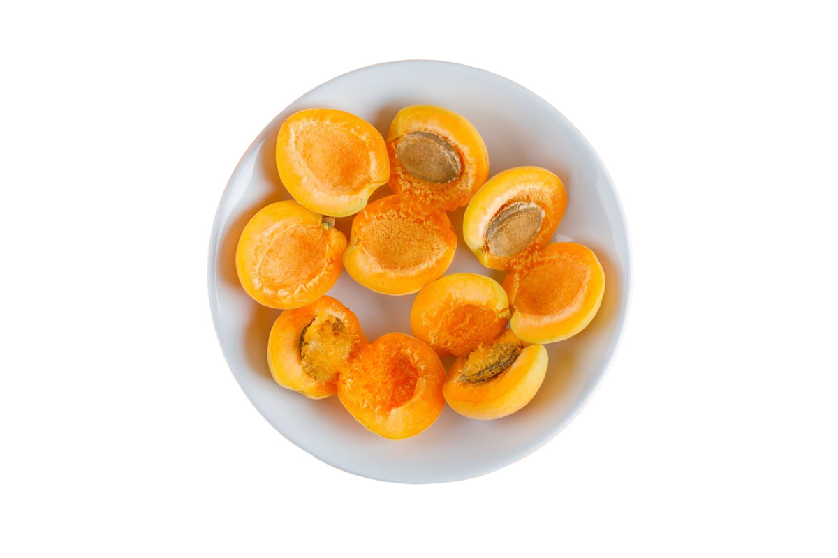 Top quality dried apricot from Uzbekistan for making fruit drink dried fruits and nuts