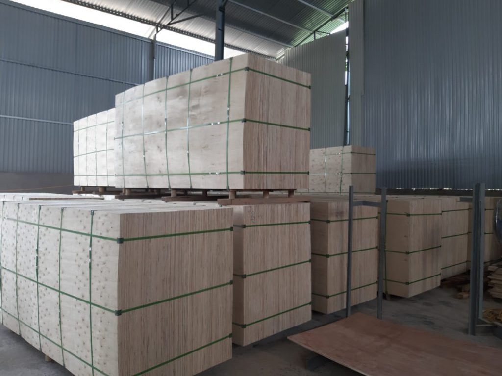 Competitive Price Packing Plywood Grade AB/BC, 2-38 mm Thick Made In Viet Nam