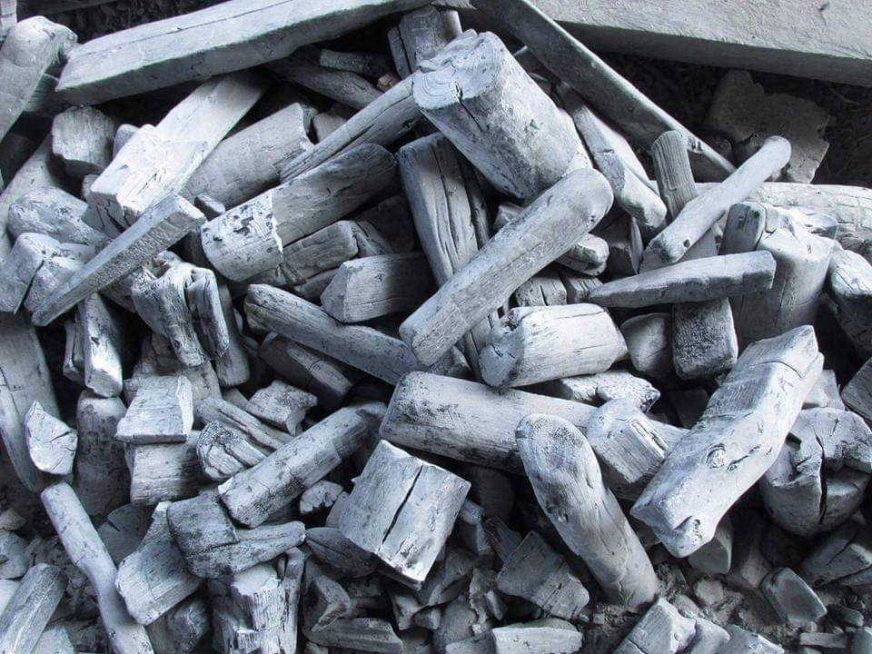 100% High Quality KHAYA MANGROVE OAK CHARCOAL Natural hardwood Charcoal Black Charcoal