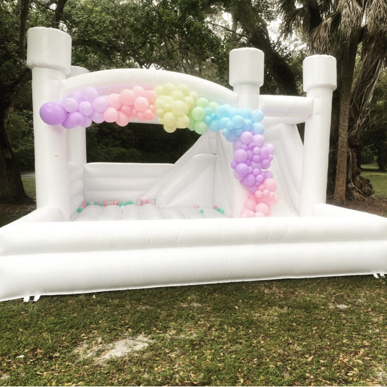 Commercial Grade 13x13 Jumping Castle Wedding Jump White Bounce House With Slide And Ball Pool