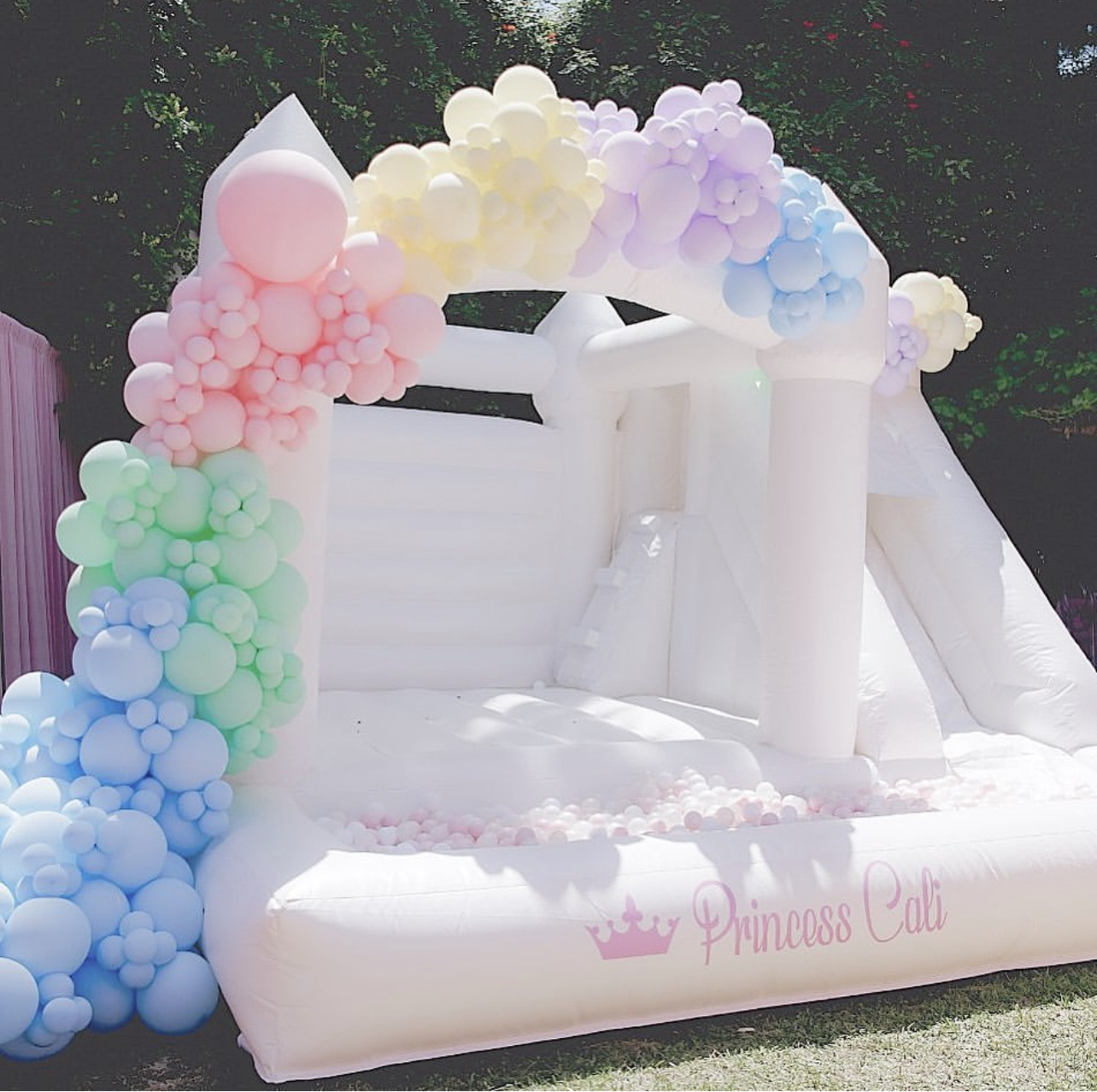 Commercial Grade 13x13 Jumping Castle Wedding Jump White Bounce House With Slide And Ball Pool