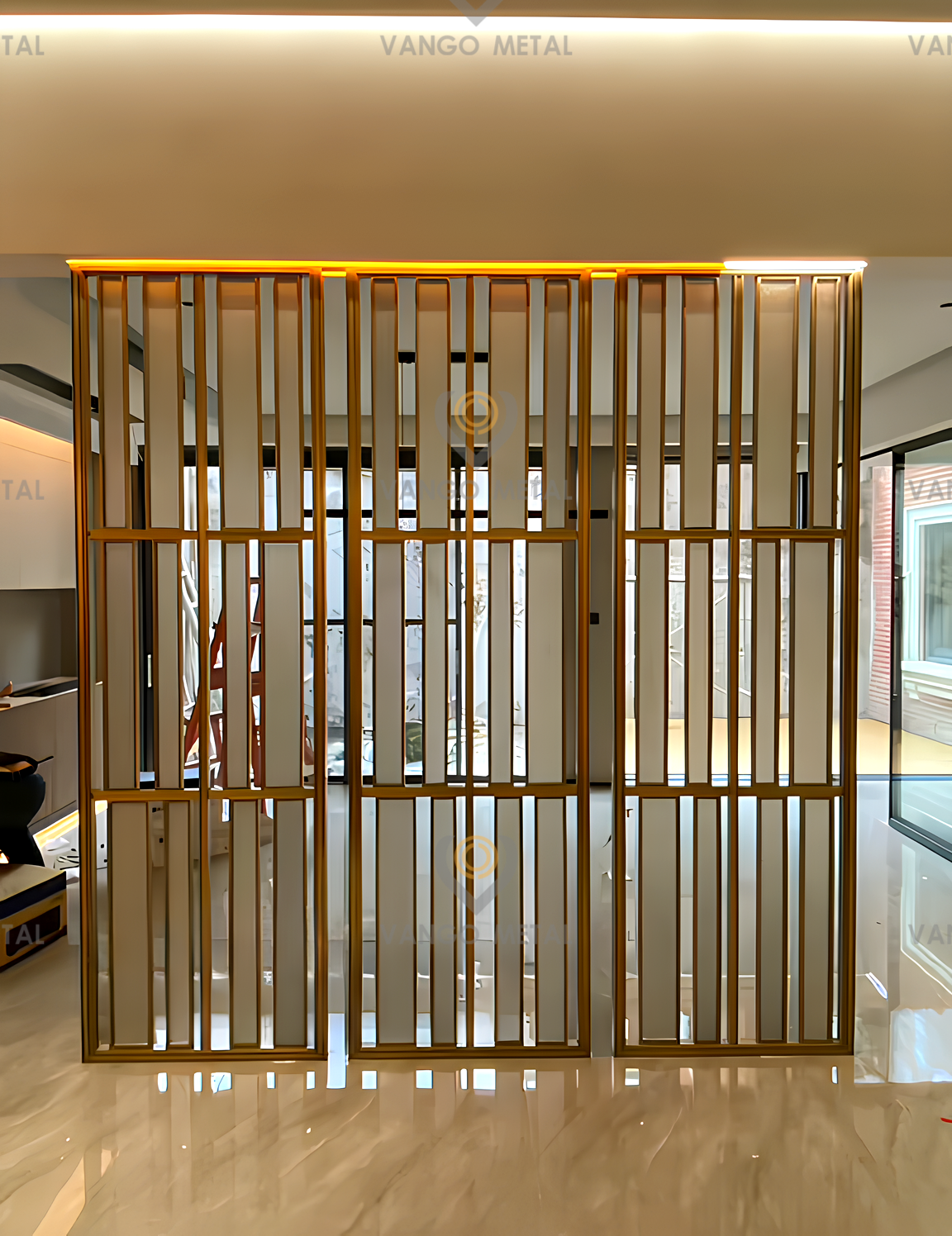 Luxury Hotel Restaurant decoration stainless steel frame gold glass divider partition screen for living room & lobby