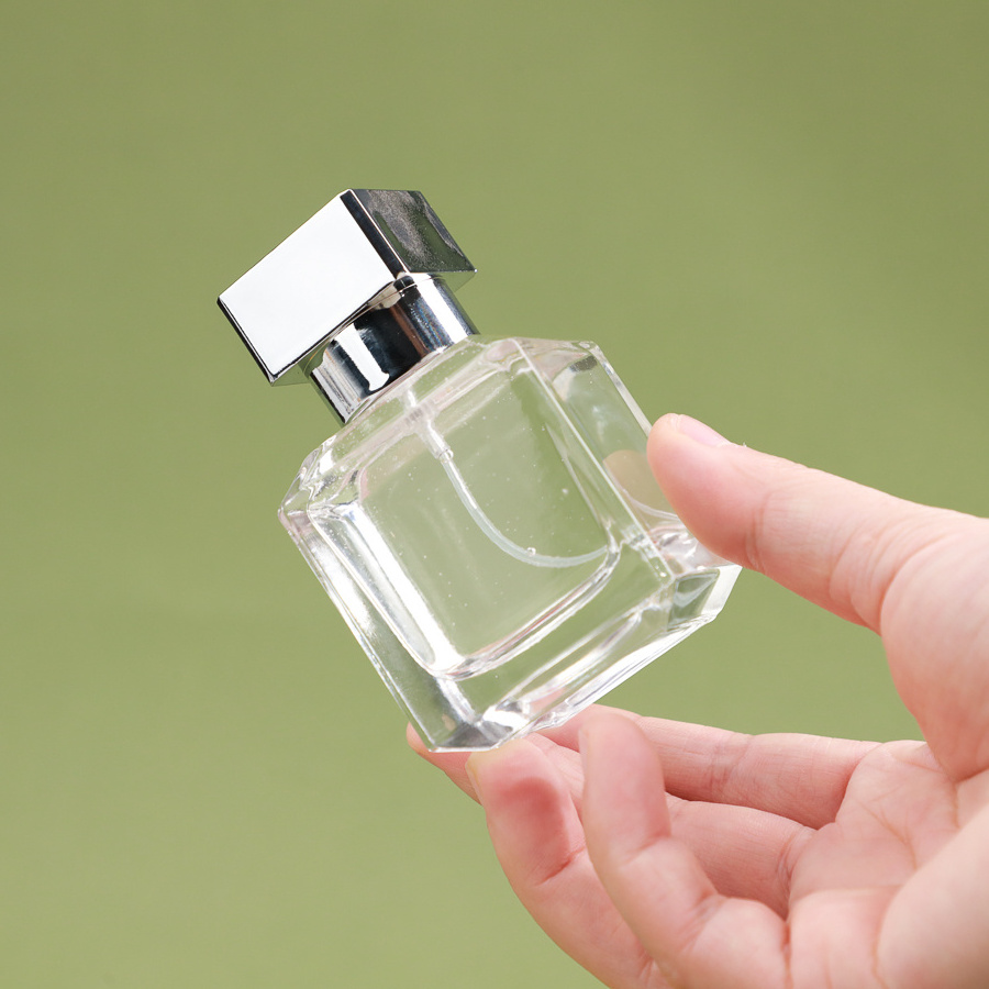 New Design Wholesale Empty 50ml Square Rectangle Glass Perfume Bottle with Atomizer Pump