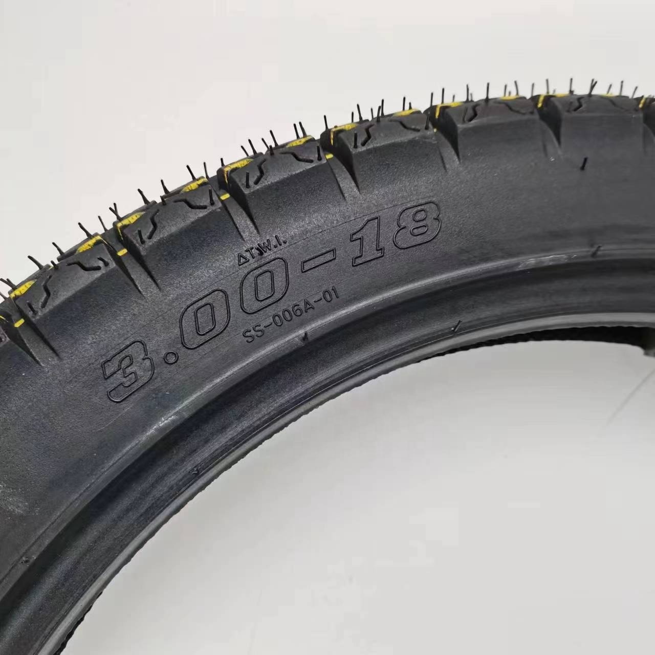 WANOU Motorbike 18inch Tires Tubeless 3.00-18 Motorcycle Tyre