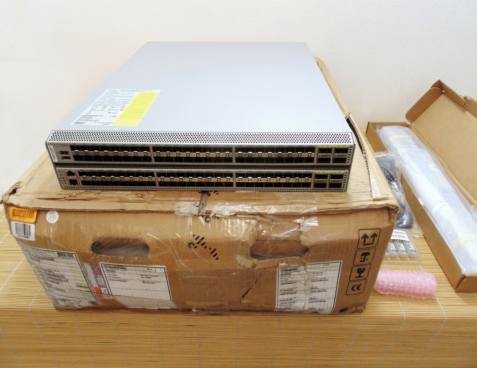 Used Nexus 3000 series 96 x10GE ports 8x QSFP 40G Switch  N3K-C31128PQ-10GE