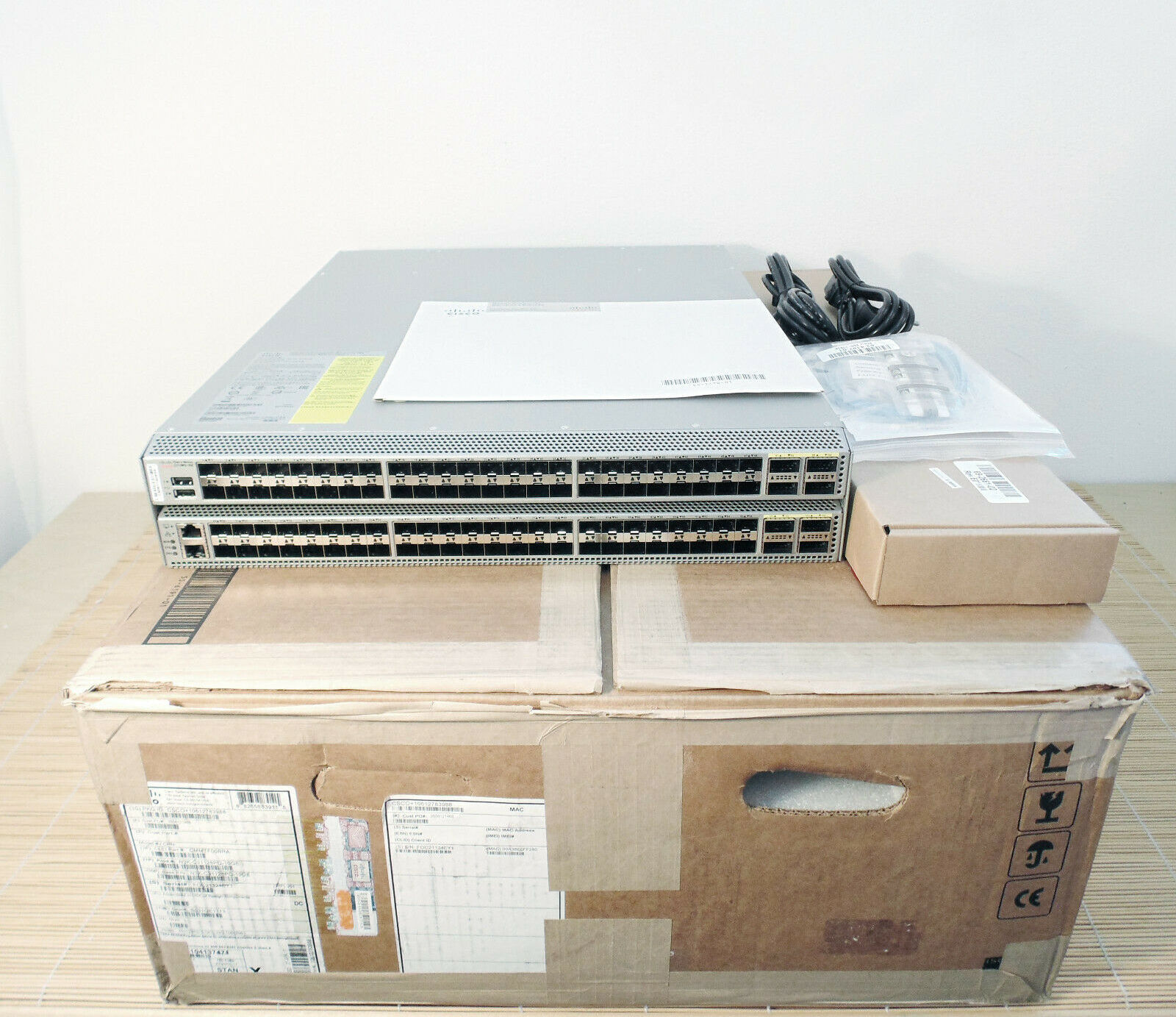 Used Nexus 3000 series 96 x10GE ports 8x QSFP 40G Switch  N3K-C31128PQ-10GE