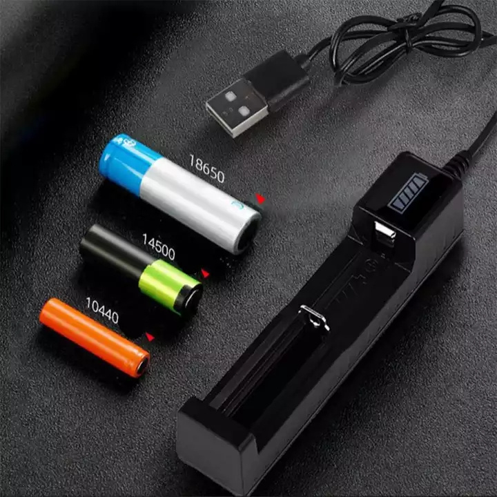 Universal 1 slot Battery USB Charger adapter LED Smart Chargering for Rechargeable Batteries Li-ion 18650 26650 14500