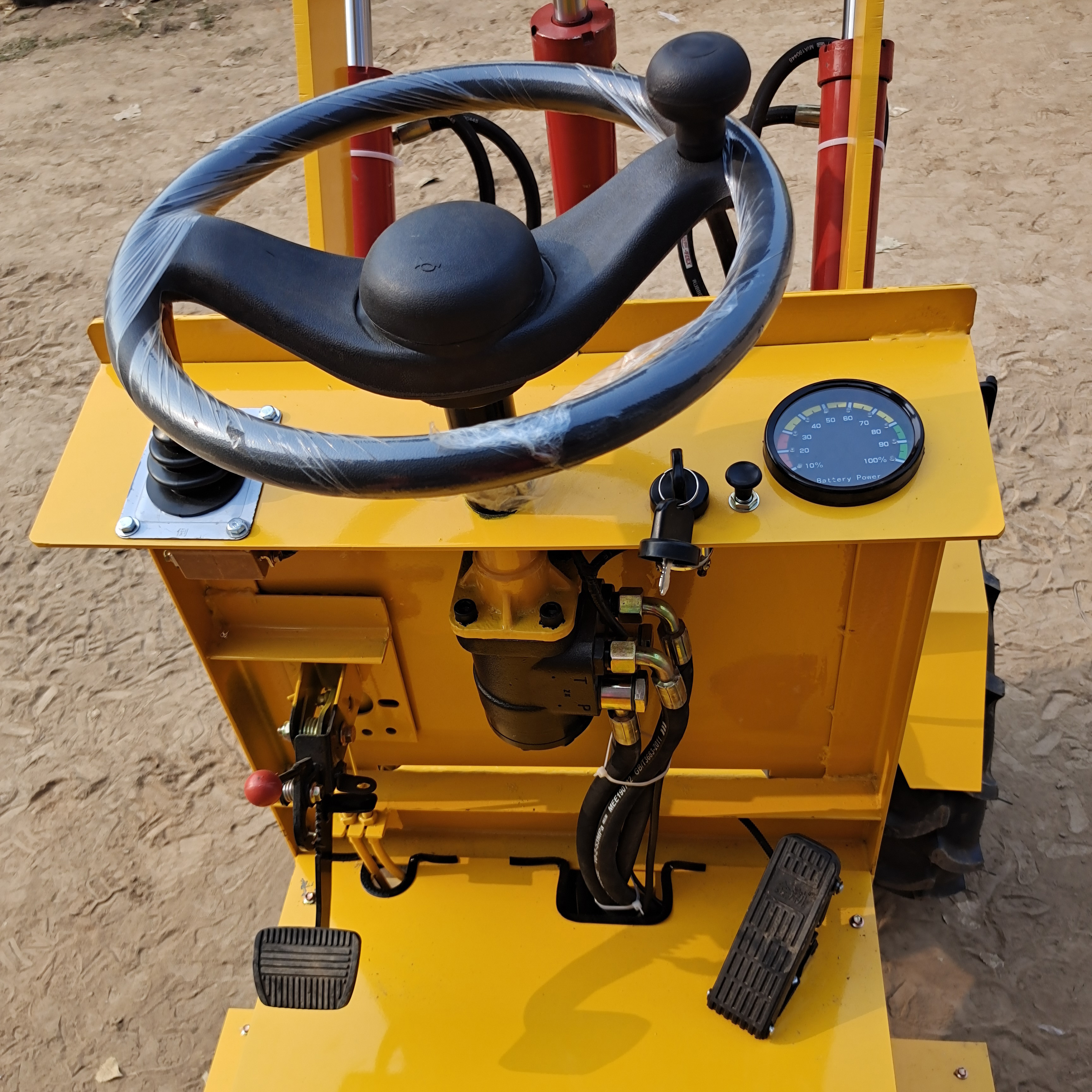 Small electric loader bulldozer farm hydraulic diesel small shovel claw grass truck four-wheel drive front loader