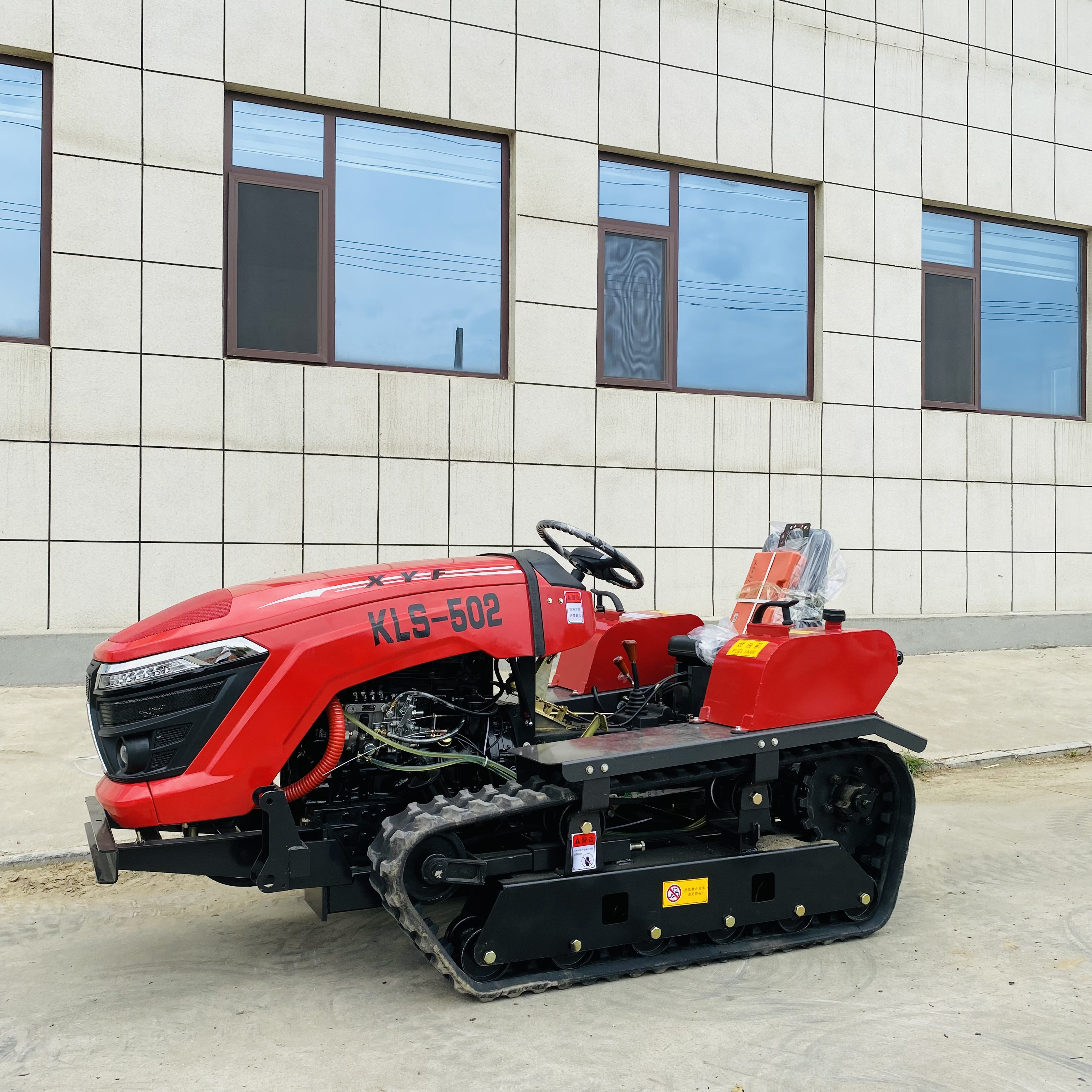 Factory price wholesale crawler bulldozer lawn tractor orchard tractor