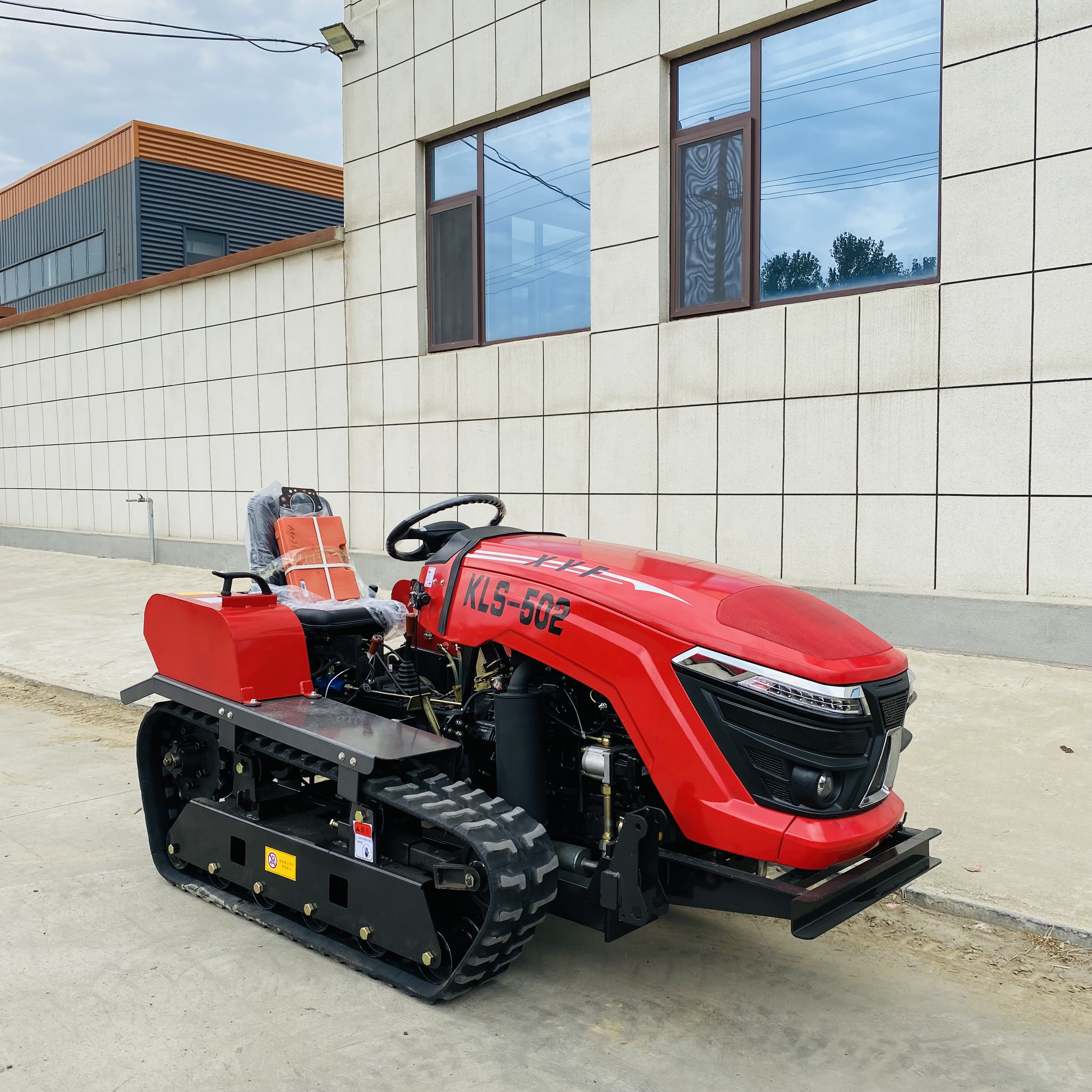 Factory price wholesale crawler bulldozer lawn tractor orchard tractor