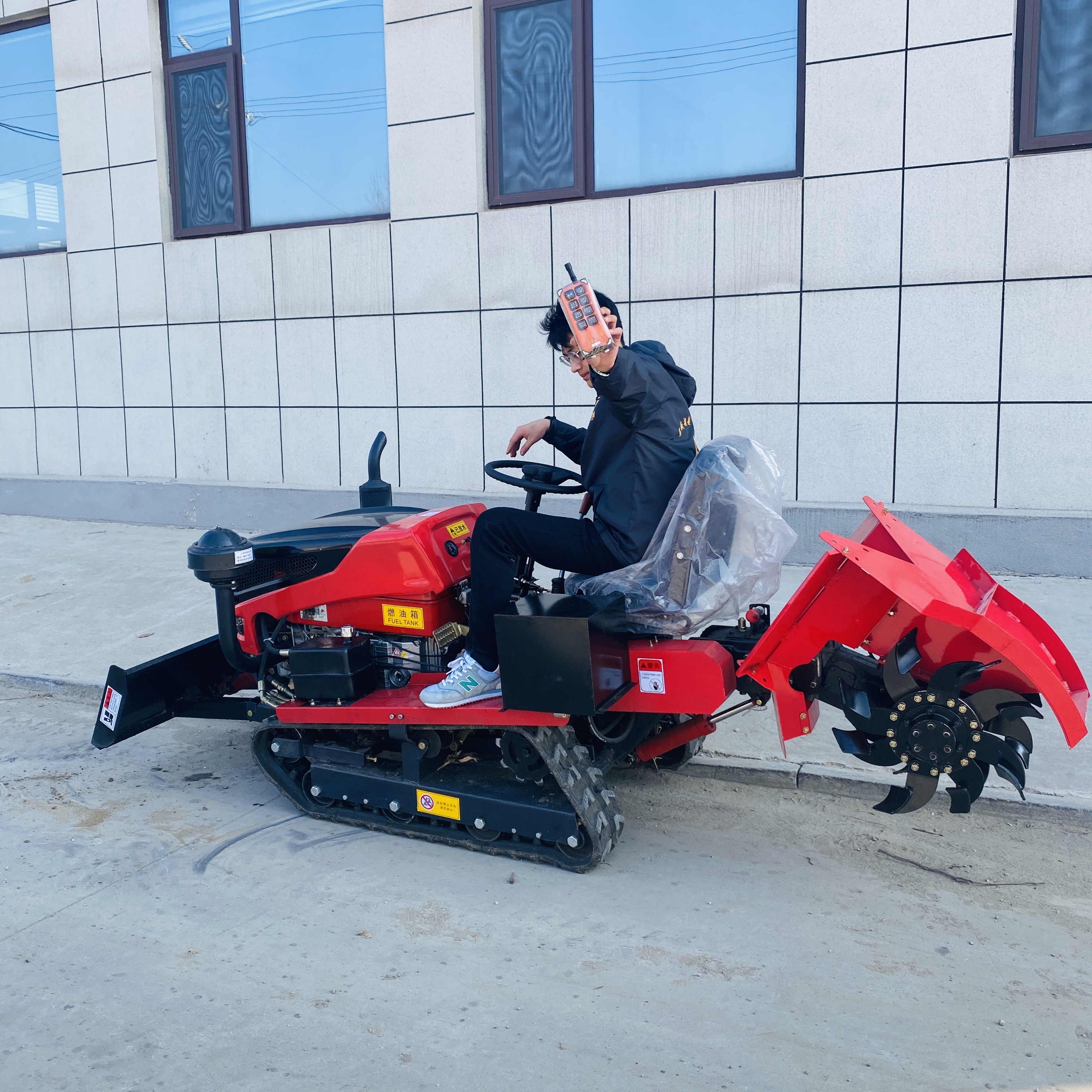 hot sale 35 horsepower agricultural greenhouse orchard multi-functional diesel rotary tiller riding crawler micro tiller