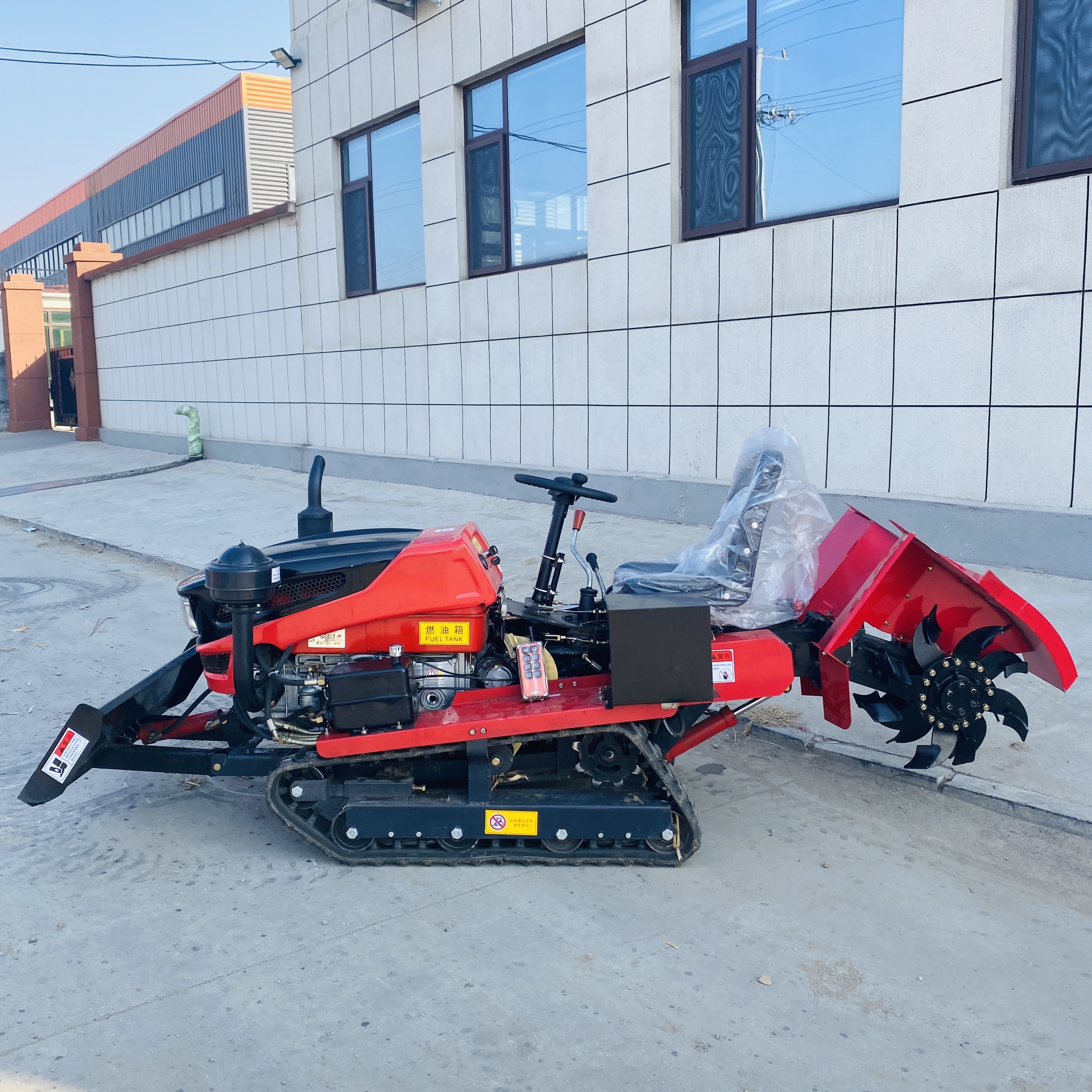 hot sale 35 horsepower agricultural greenhouse orchard multi-functional diesel rotary tiller riding crawler micro tiller