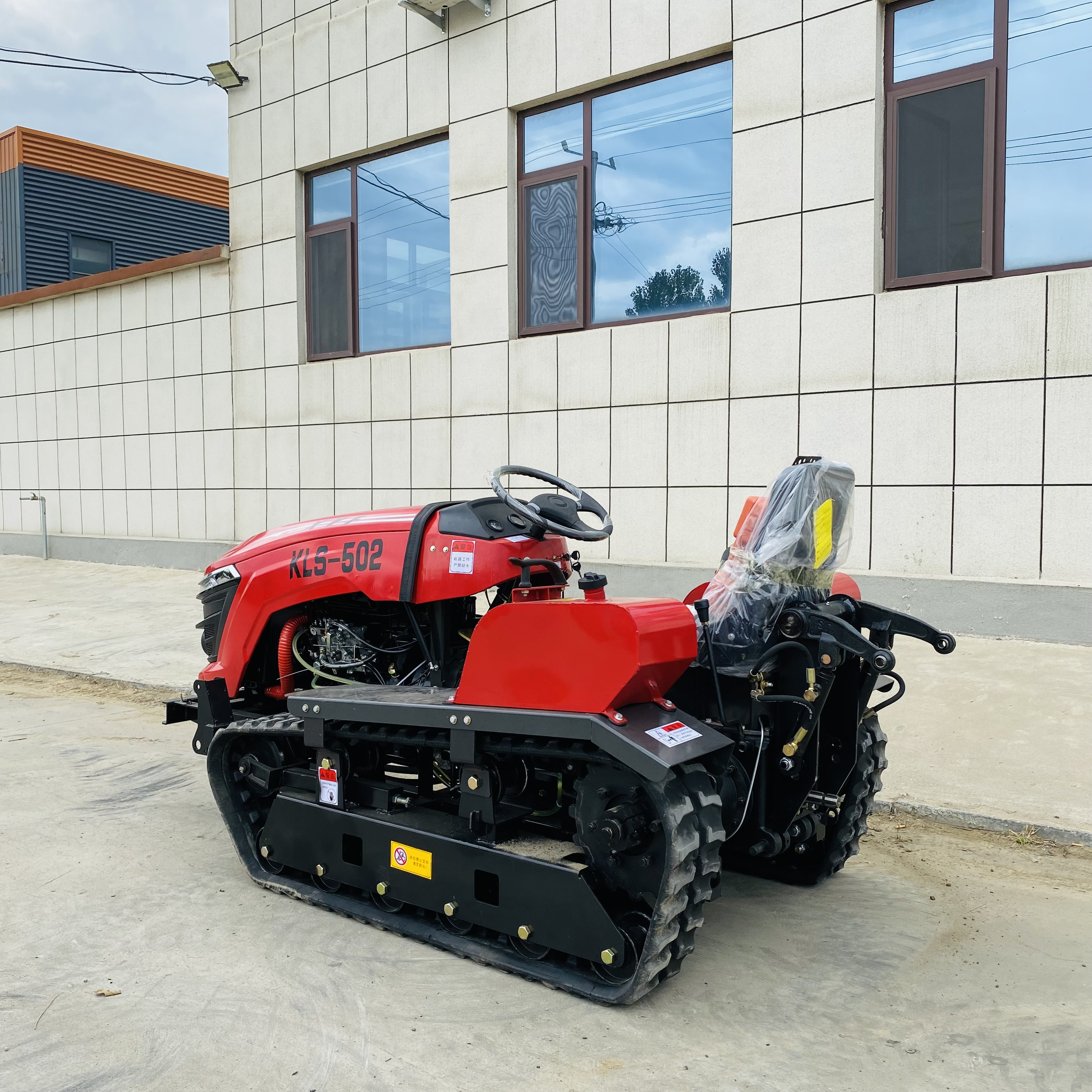 Factory price wholesale crawler bulldozer lawn tractor orchard tractor