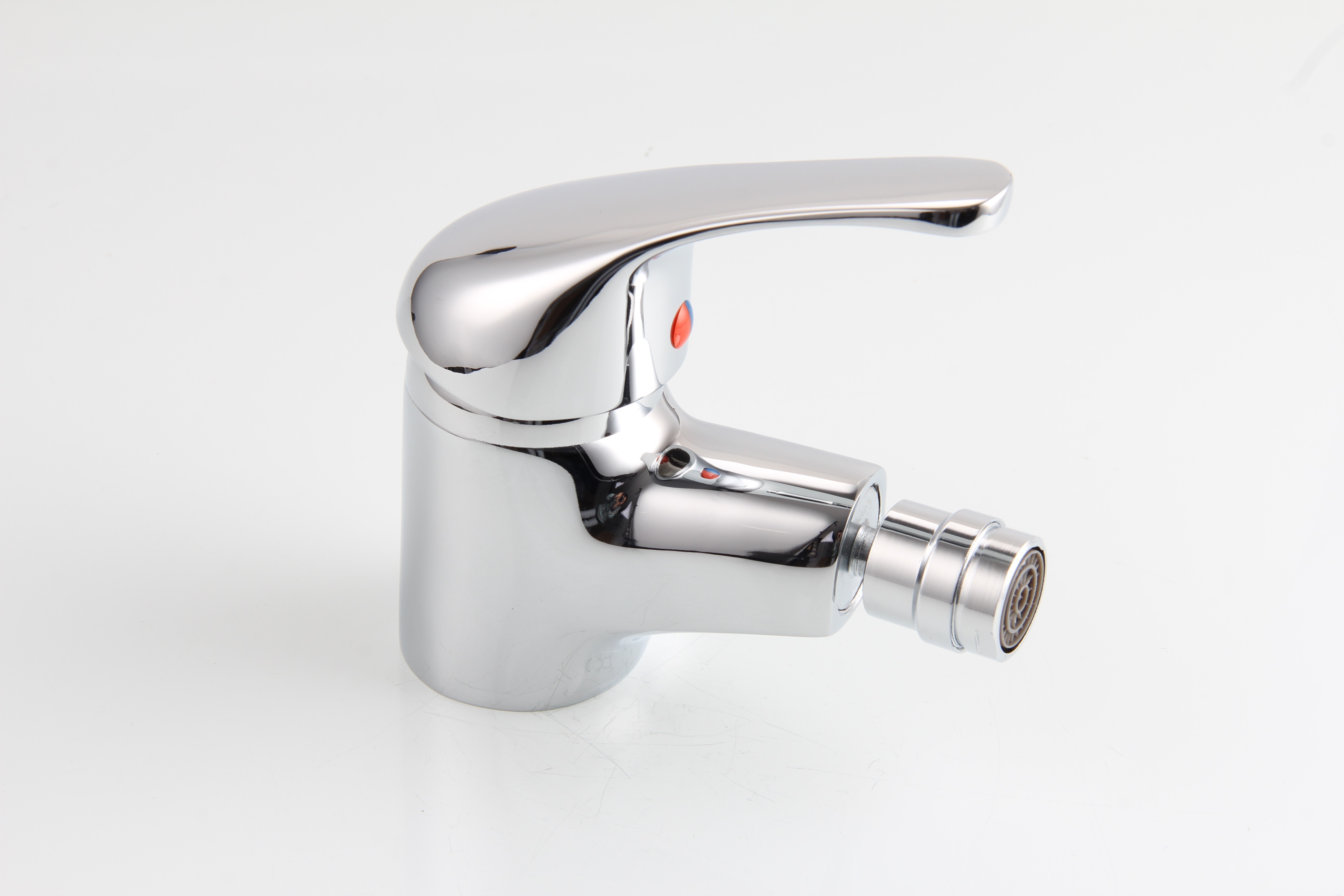 Durable Deck Mounted Single Handle Hot Cold Water Zinc Bidet Faucet