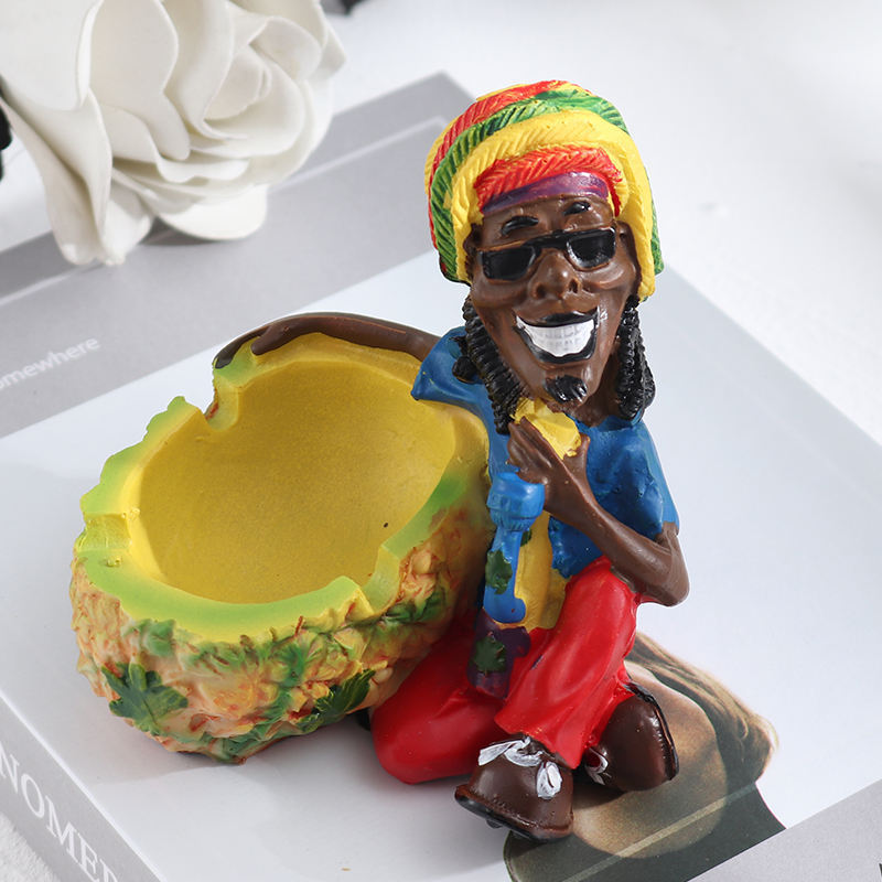 Vapruz Wholesale Creative Design Alien Resin Ashtray Cigarette Tobacco Jamaican Sexy Smoking Accessories Ashtray