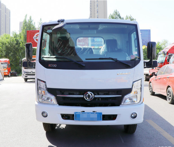 Euro V 1.75 Tons Capacity Dongfeng 140 horsepower China Cheap Diesel Truck Mini Lorry Truck Light Van 4X2 Small Cargo Truck