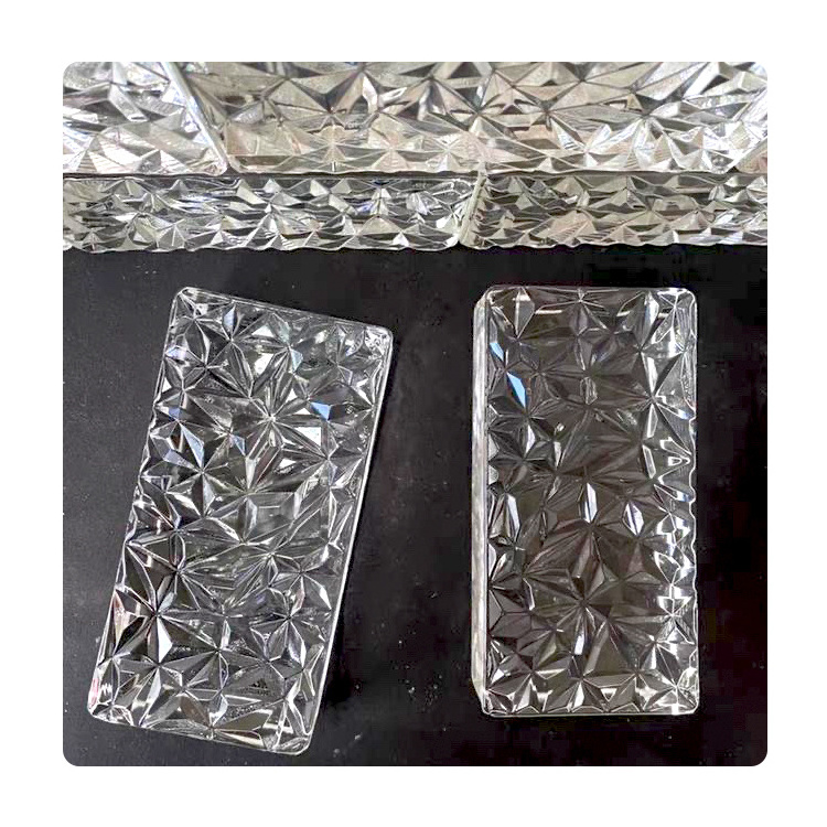 Ultra Clear Large Diamond Pattern Glass Brick 200x100x50mm Dimensions Customized Pattern Embossed Textured Glass Bricks Blocks