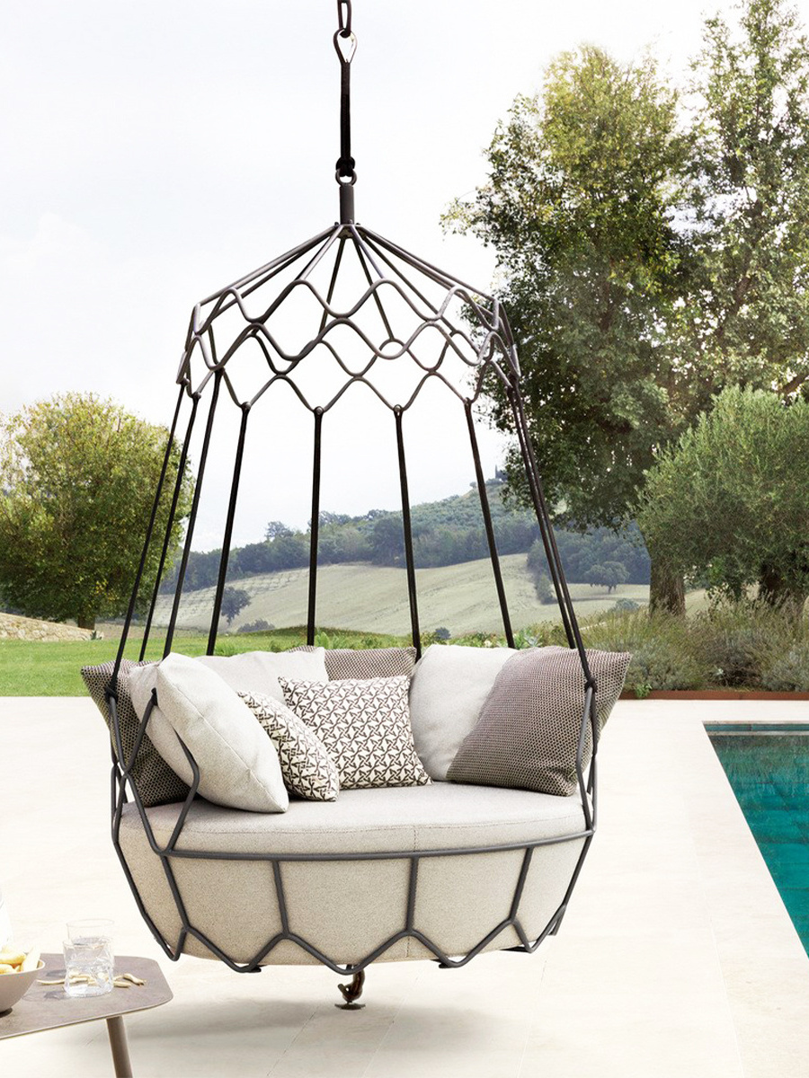 Wholesale Basket Steel Wicker Rattan Swing Seat Furniture Outdoor Patio Swing Chairs Hanging Garden Swing Egg Chairs