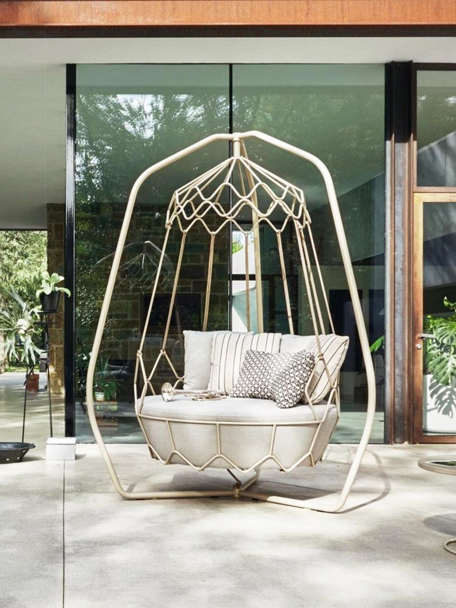 Wholesale Basket Steel Wicker Rattan Swing Seat Furniture Outdoor Patio Swing Chairs Hanging Garden Swing Egg Chairs