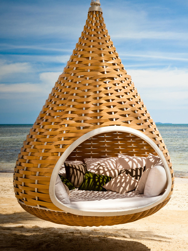 wholesale Customized Hanging bird nest patio swings chair rattan bed outdoor rattan lounge bed Seaside hotel