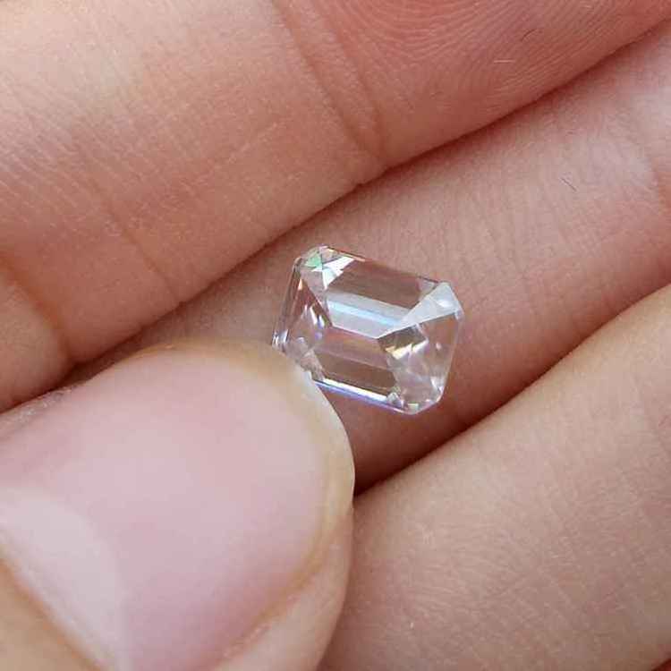 IGI Certified 2.5 Carats Excellent Emerald Cut Loose Lab Grown Diamond - VVS1 F Color Lab Diamond at Wholesale Price