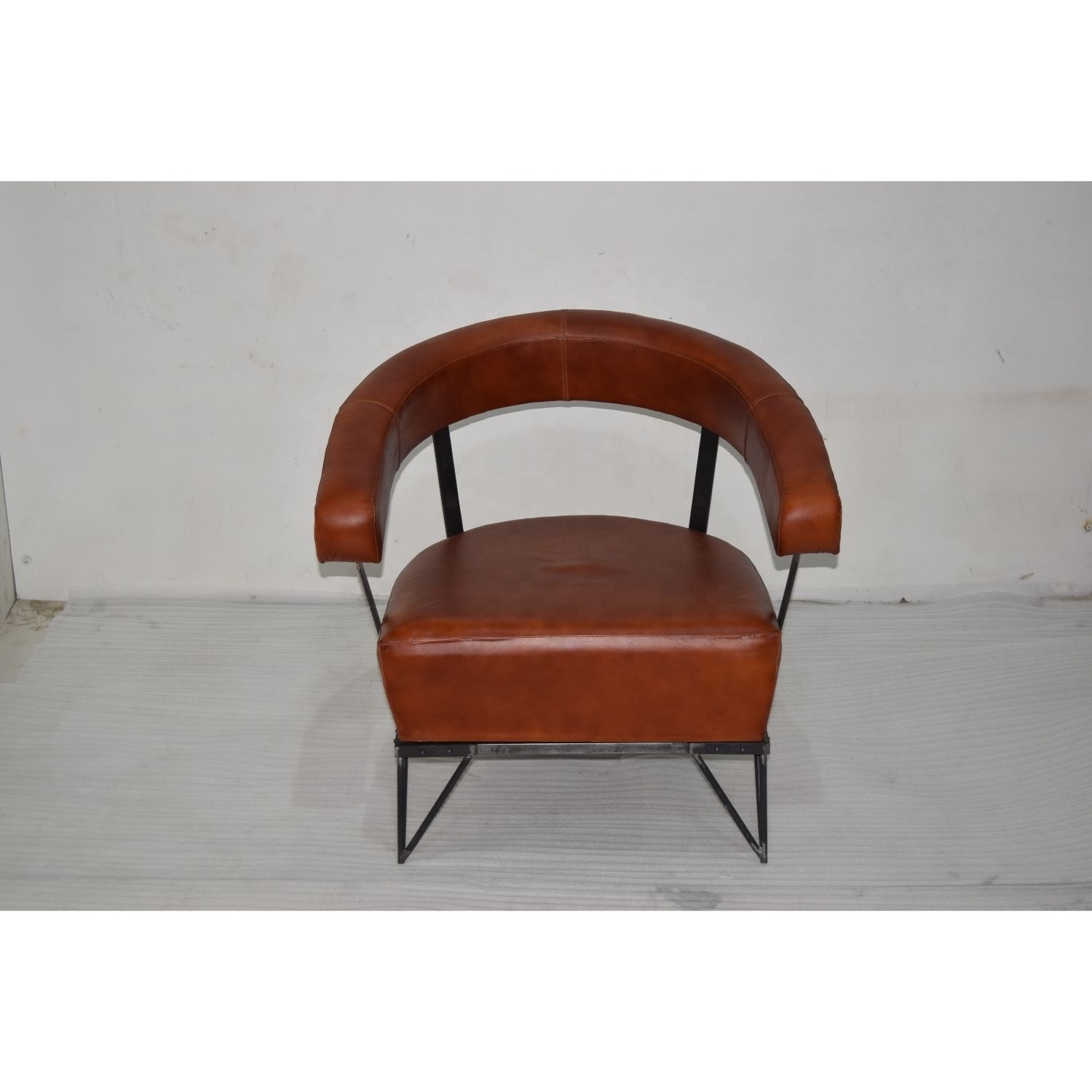 Unique Industrial Antique Style Iron Thick Leather Seat Lounge Low Height  Chair Club Cafe Reception