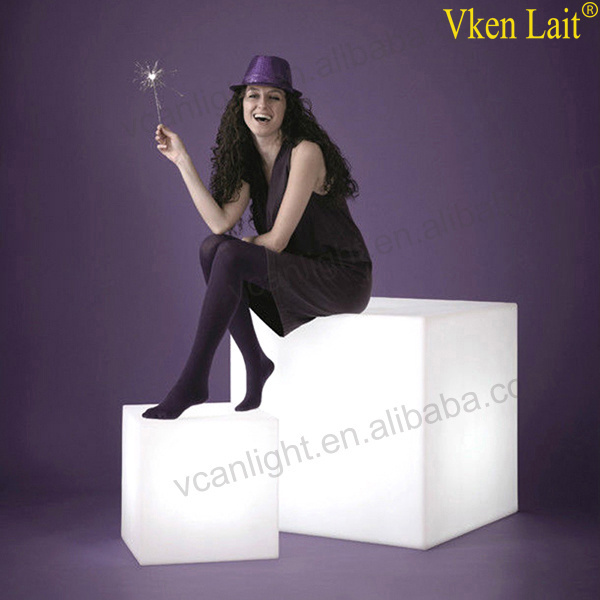 Plastic outdoor colorful battery led cube chair for house party