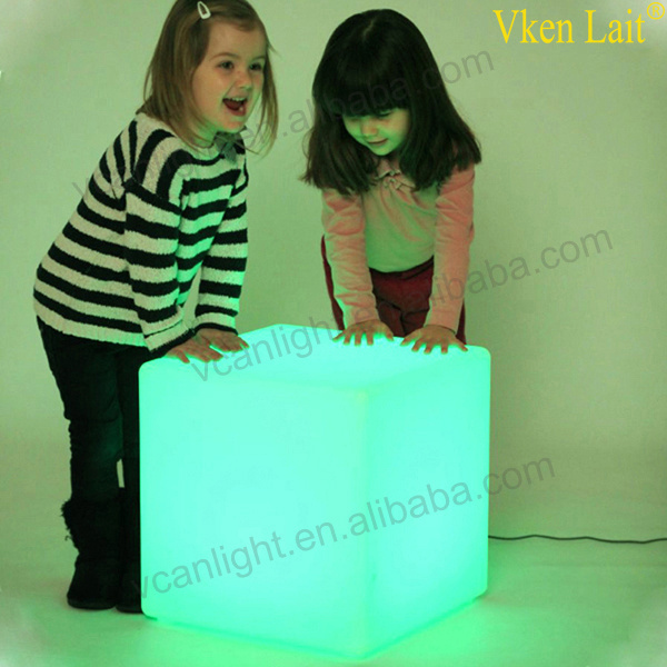 Plastic outdoor colorful battery led cube chair for house party