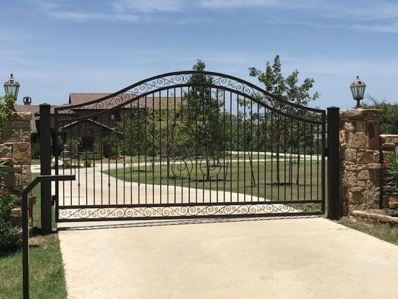 European electrical motor decorative nice elegant attractive wrought iron gate for the home gate