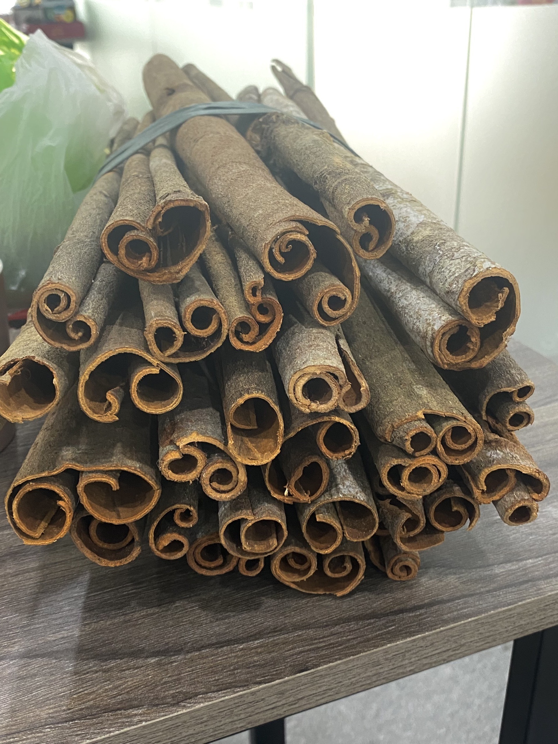 Dry Cinnamon Stick/Rolled Cinnamon From Vietnam With Reasonable Price