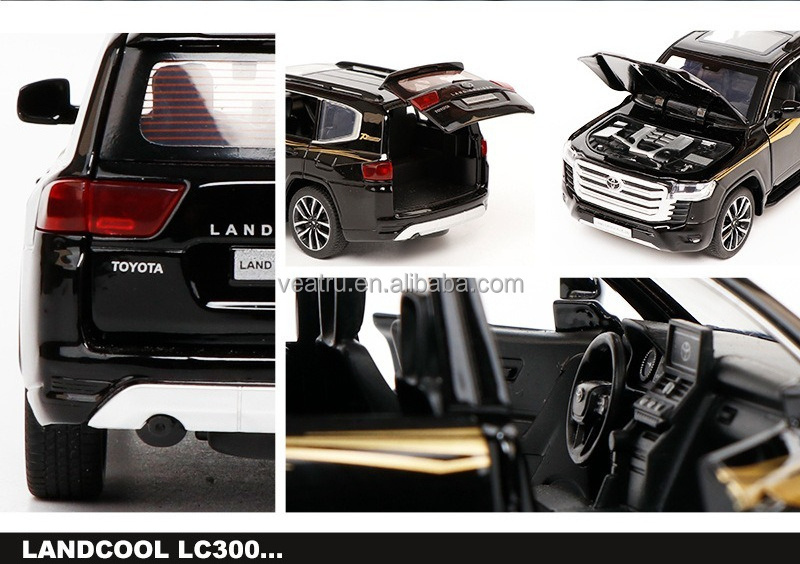 Diecast Model car 1:32 Toyota CRUISER LC300 alloy car with sound and light pullback decorate ornament  Modelo del coche