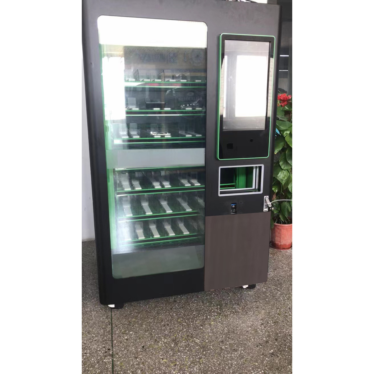 Smart Vendlife Vending Machine with Robot arm and lift elevator / carrier