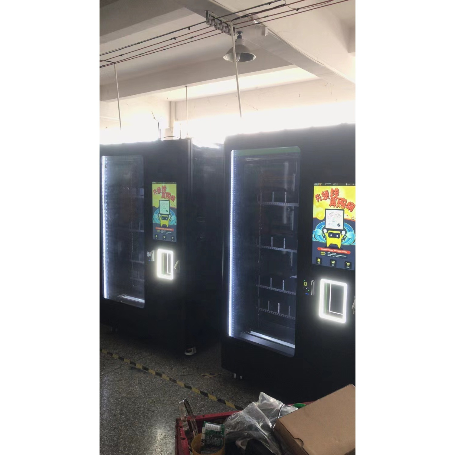 OEM/ODM age verification intelligent whiskey beer red wine elevator Vendlife vending machine in france