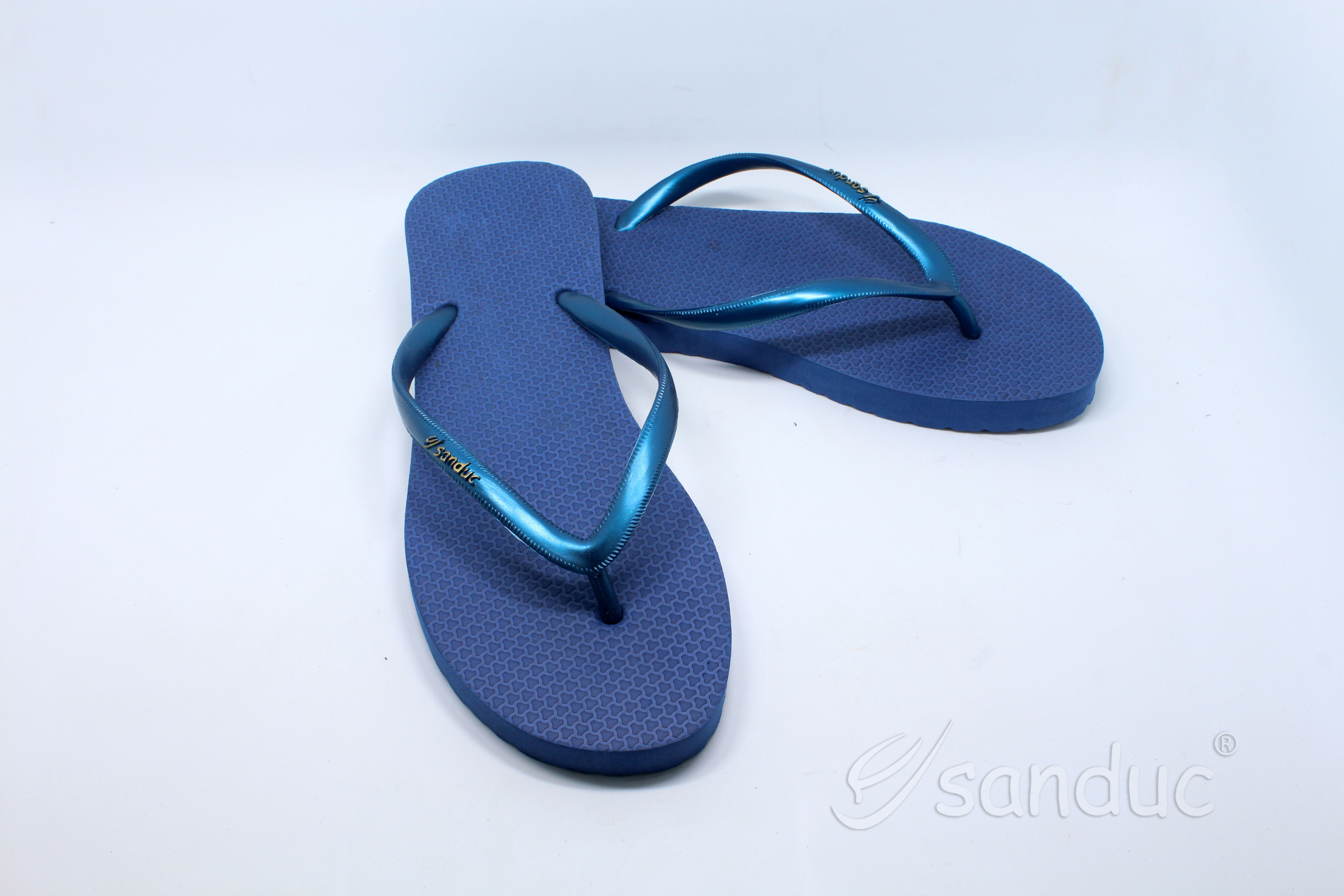 HOT SALE wholesale cheap women girls summer flip flops beach shoes in rubber material sandals slipper flip flops