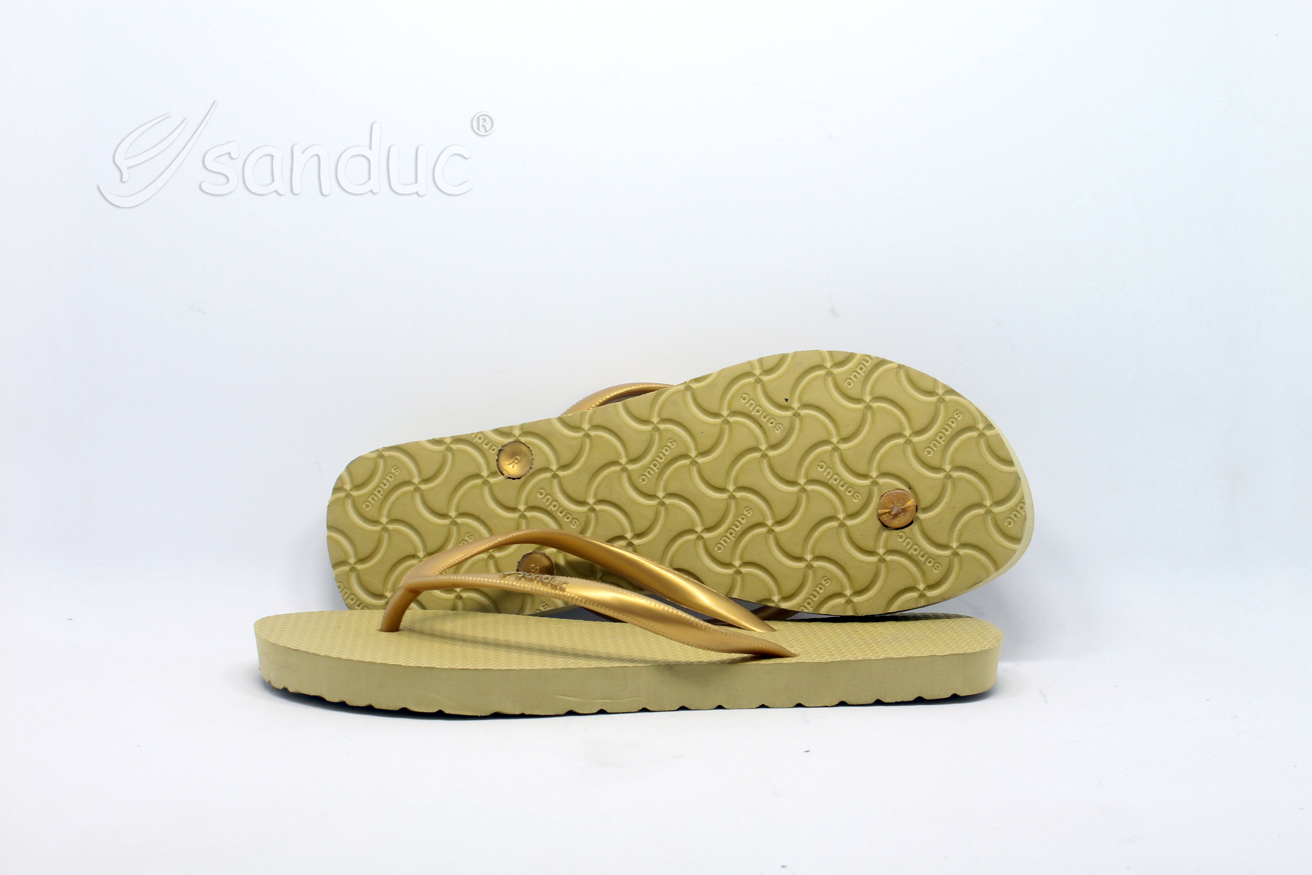 HOT SALE wholesale cheap summer flip flops beach shoes in rubber material sandals slipper flip flops