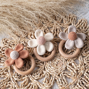 Ins hot sale ready to ship natural handmade knitting wooden crochet baby daisy flower wrist teether rattle toy