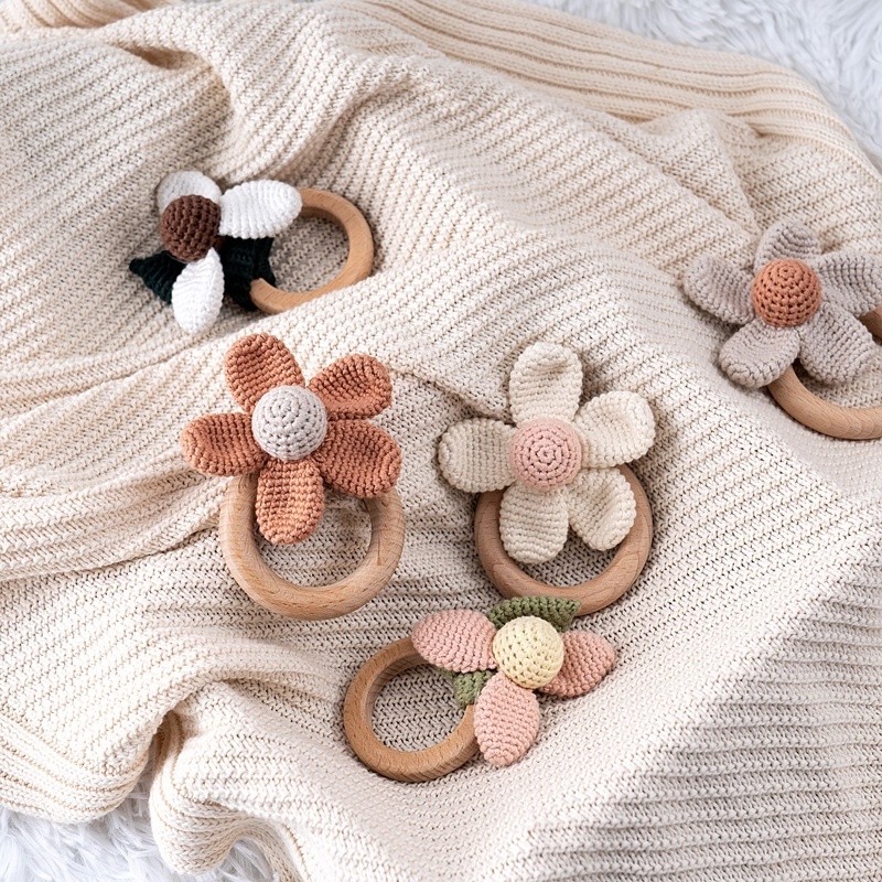 Ins hot sale ready to ship natural handmade knitting wooden crochet baby daisy flower wrist teether rattle toy