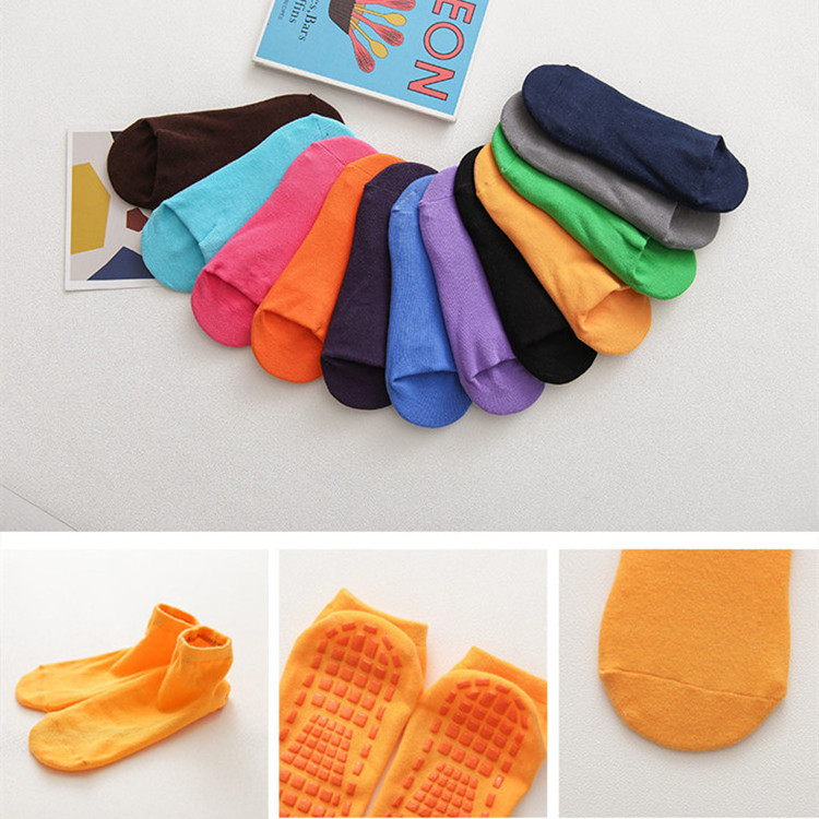 New Trampoline cotton sock with rubber sole sustainable customised sport grip socks