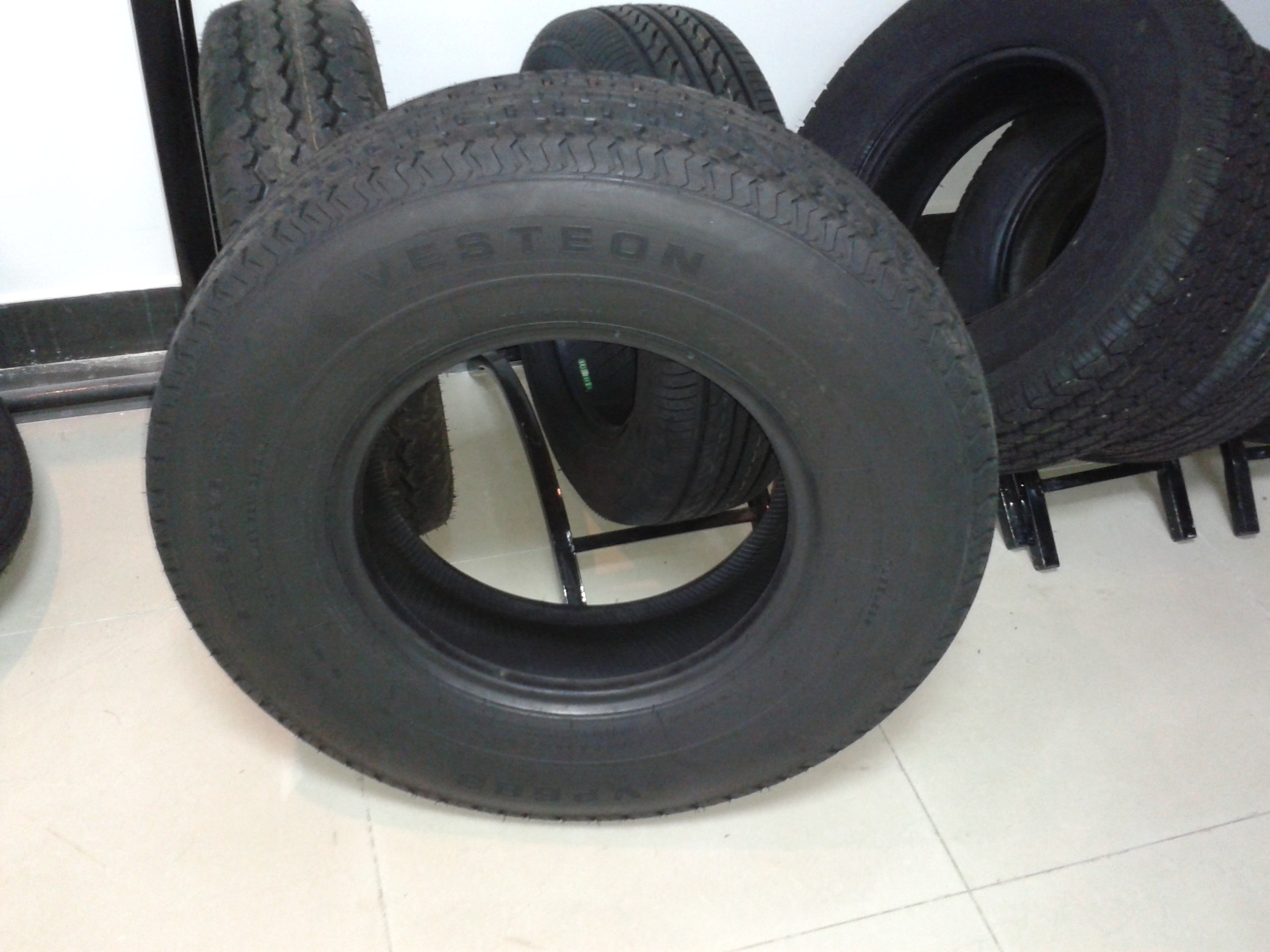 PASSENGER CAR Tire  with High Quality Cheap price 175/70/r13 175/70/ 13