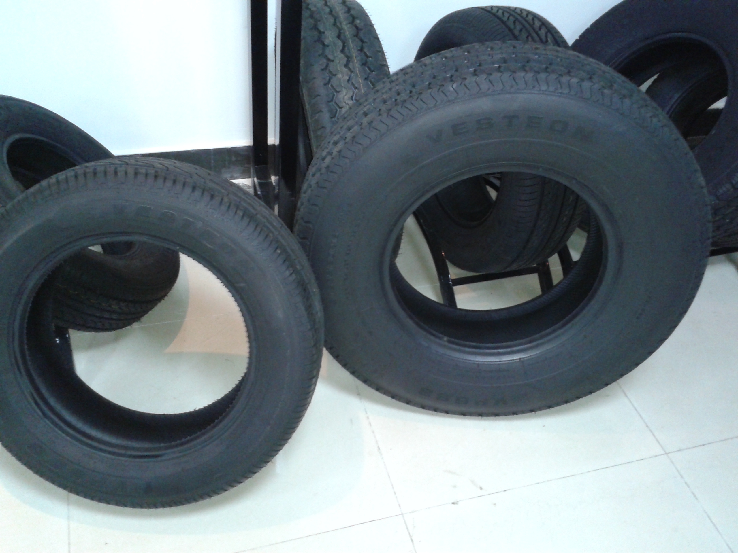 PASSENGER CAR Tire  with High Quality Cheap price 175/70/r13 175/70/ 13