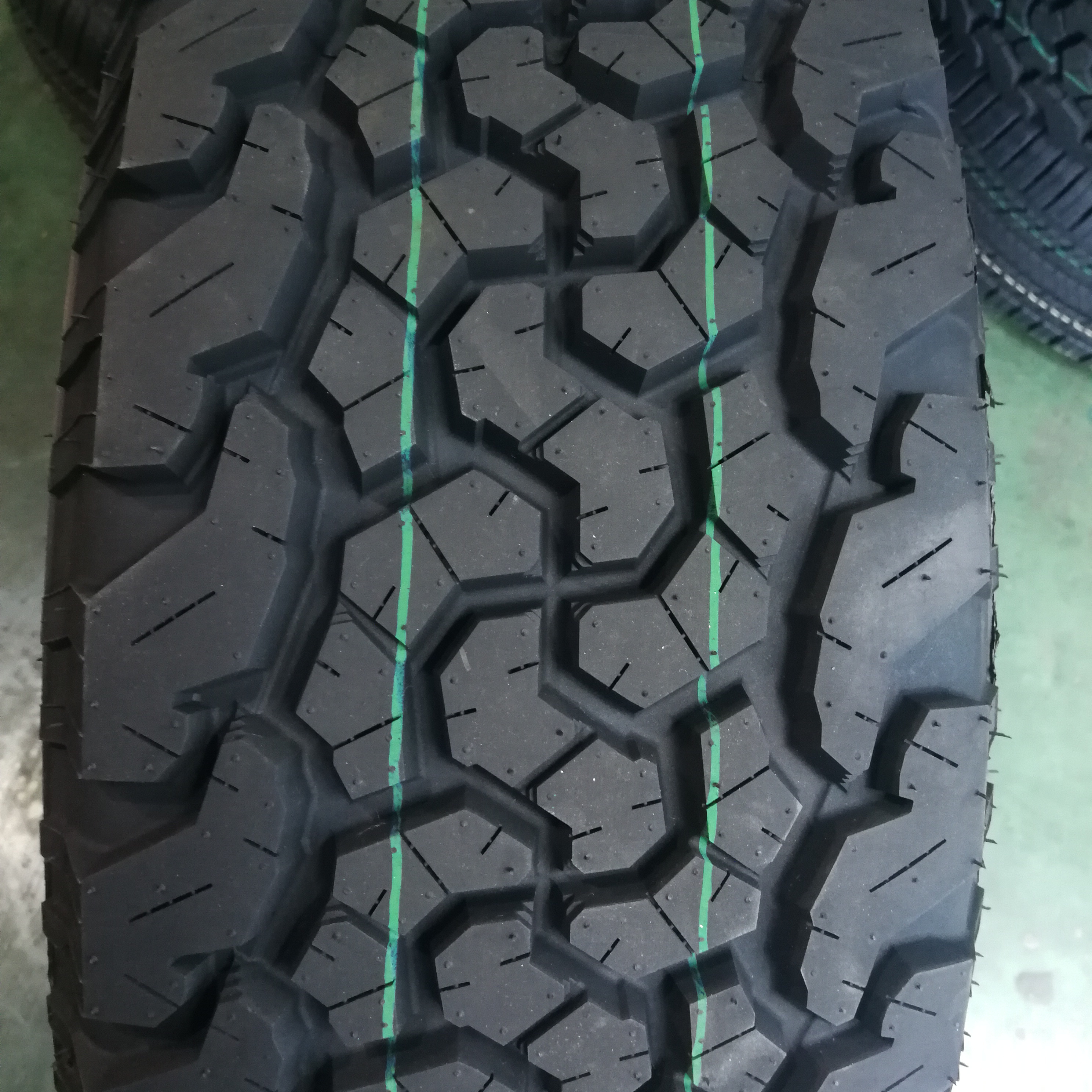 [HOT] ALL- TERRAIN Tire  AT MT Tyre All Terrain Mud SUV Car Tire 215/75R15  LT265/65R17 LT265/70R16