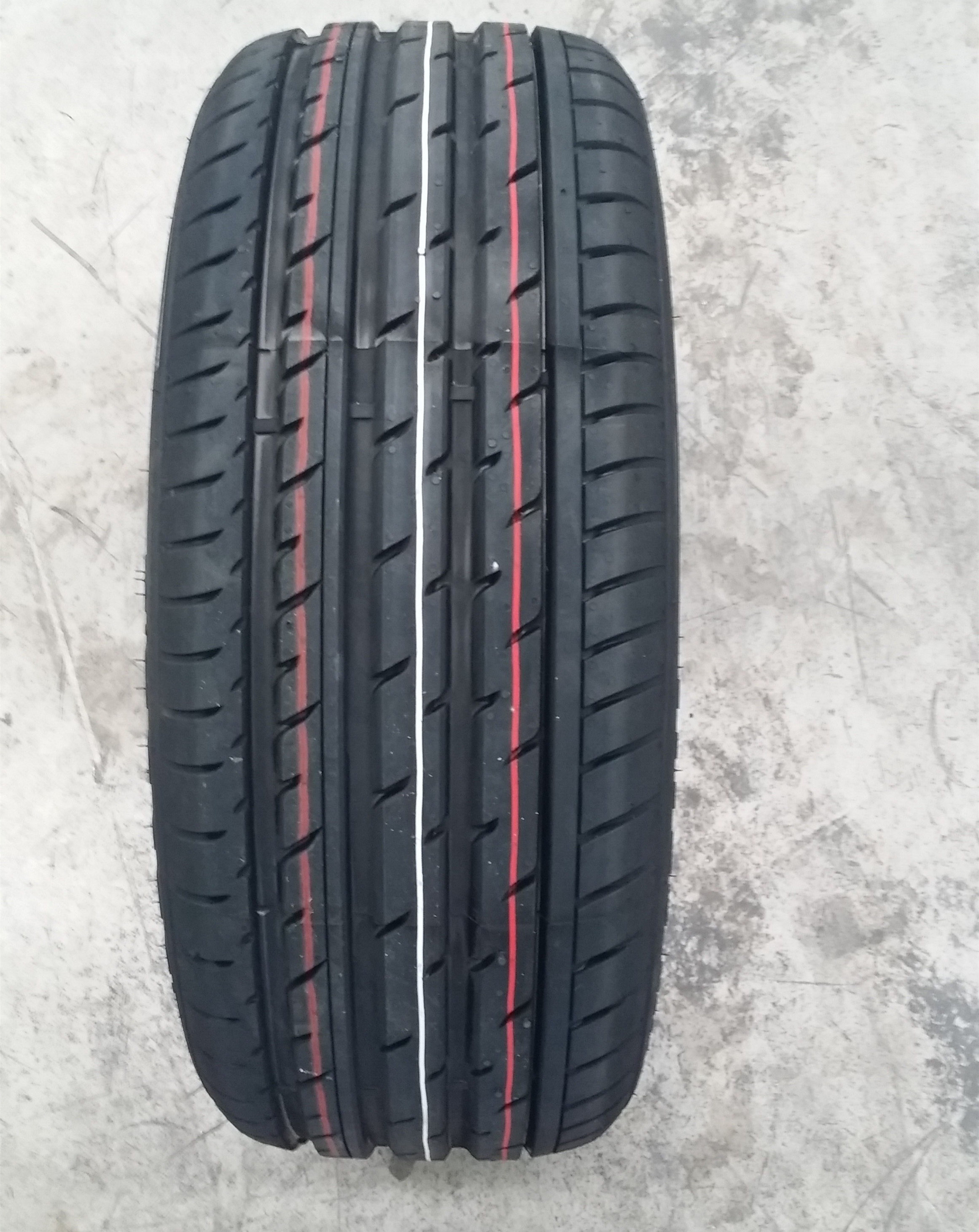 Hot Sale  Car Radial Tyres 215/70r15 195/70R15LT 205/70R15LT with Good Quality Cheap Price