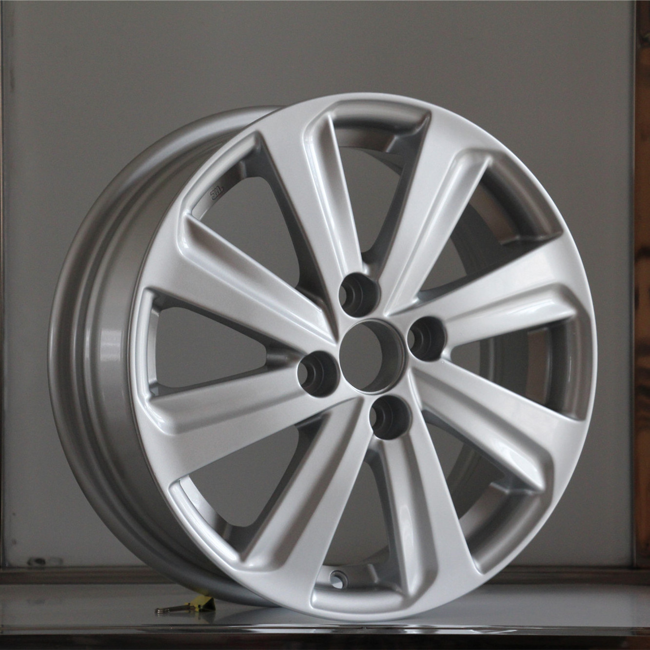 14 15 inch passenger car alloy wheels