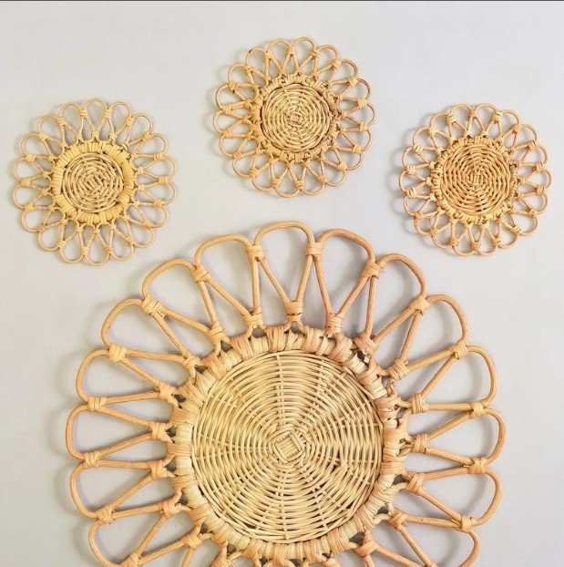 Wholesale Best Price Rattan Placemat Flower-Shaped Rattan Placemat Boho Hanging Wall Decoration Rattan Charger Plates