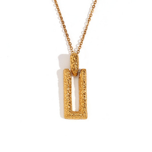 New Trendy PVD Gold Plated Jewelry Anti Tarnish Stainless Steel Hammered Rectangle Pendant Necklace Women Accessories