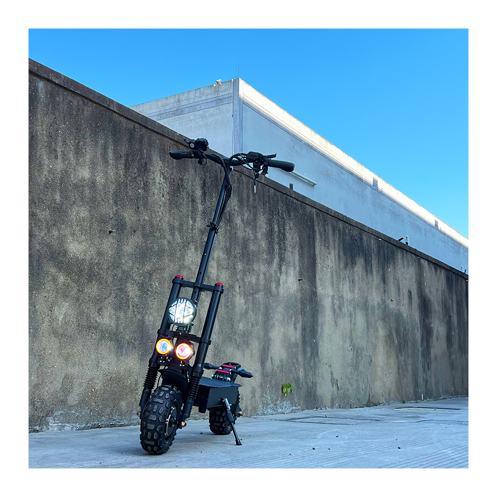 11 inch Off Road Dual Motor 60v 21ah Long Range 5600w High Power Fast Electric Scooter 75km/h Electric Scooters Powerful Adult